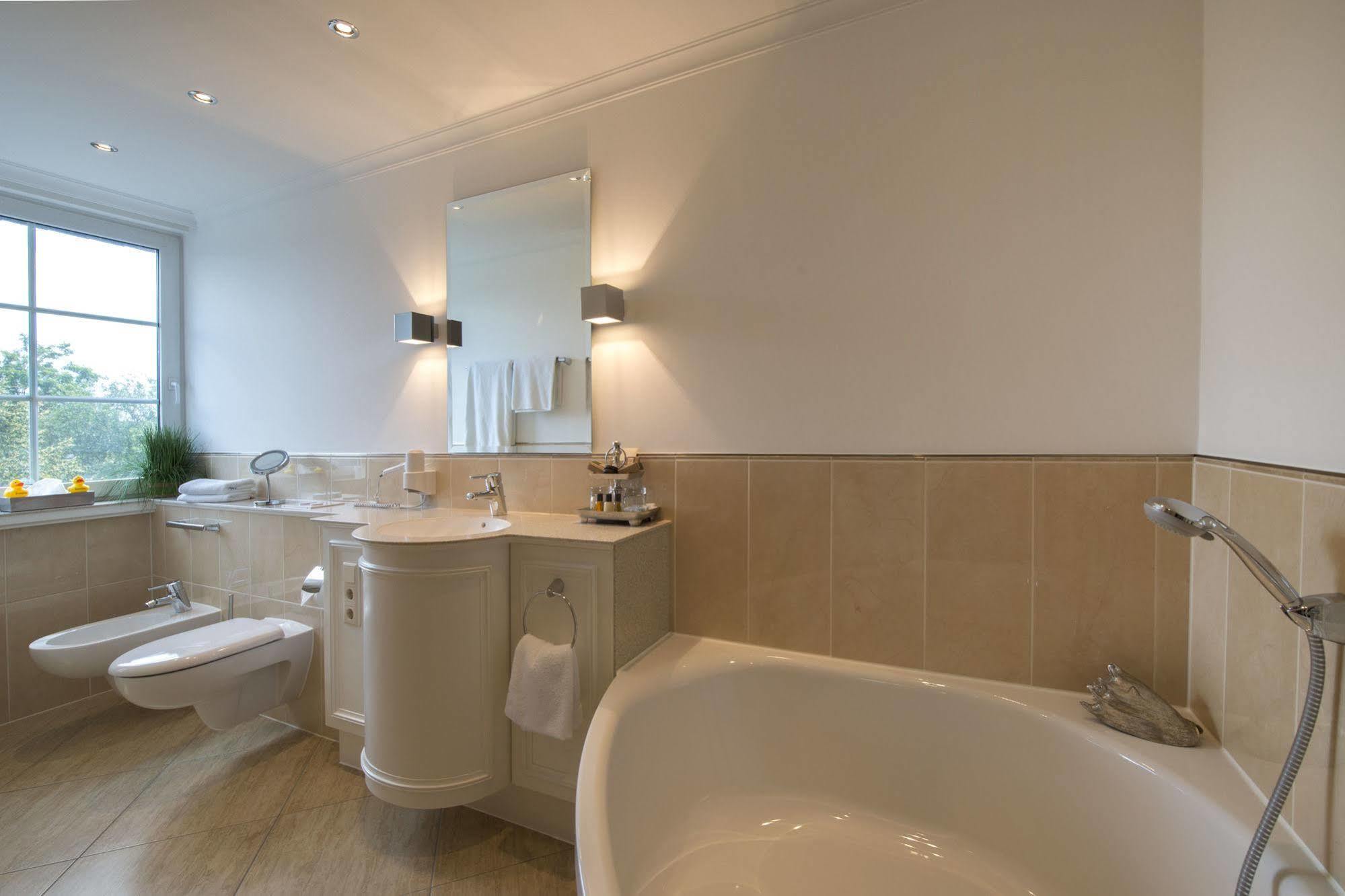 Ententurm - Hotel Und Eventlocation Steinhagen  Dış mekan fotoğraf
